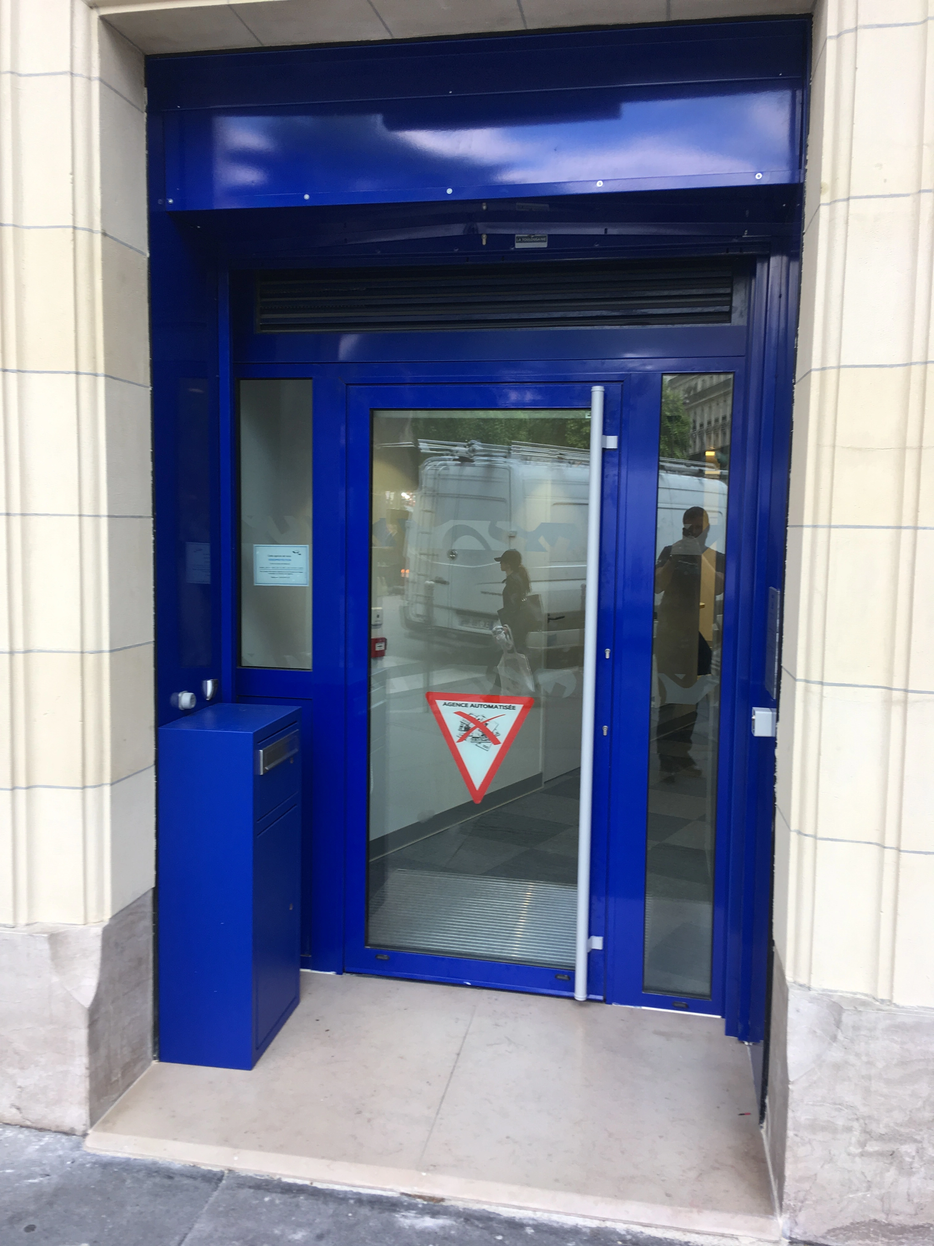 Door made by ADSM Fermetures